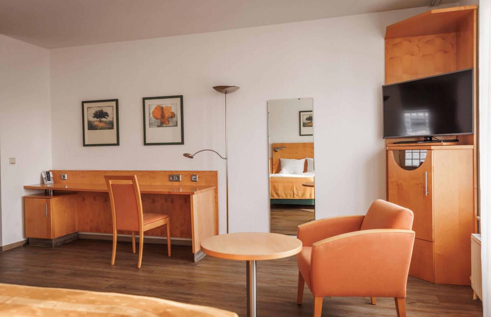 Aparthotel Ariva Boardinghouse Platanenhof à MHG Extérieur photo