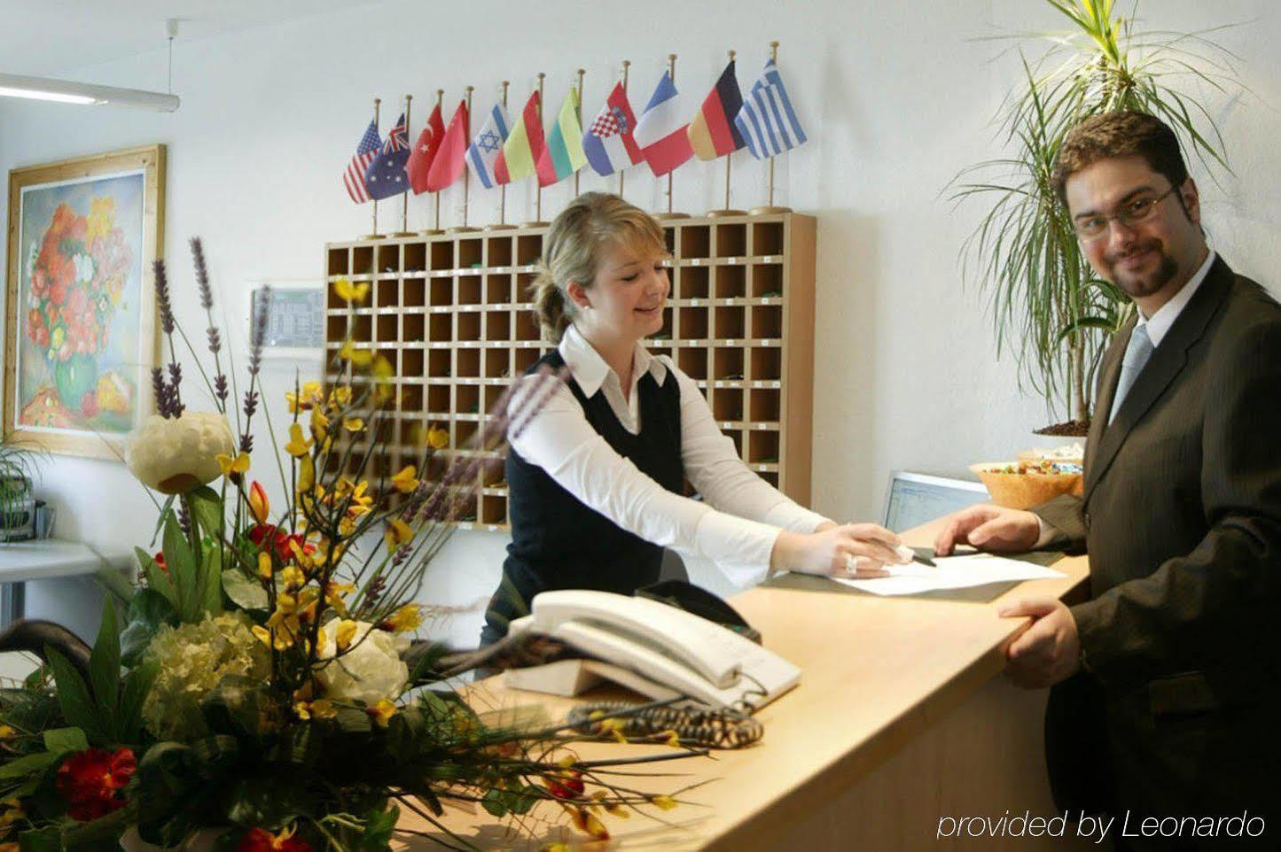 Aparthotel Ariva Boardinghouse Platanenhof à MHG Intérieur photo