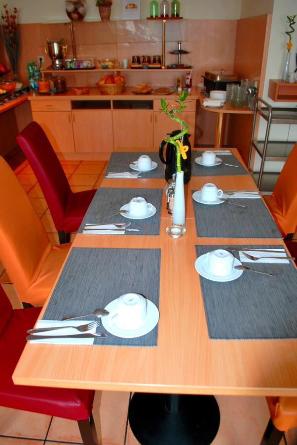 Aparthotel Ariva Boardinghouse Platanenhof à MHG Extérieur photo
