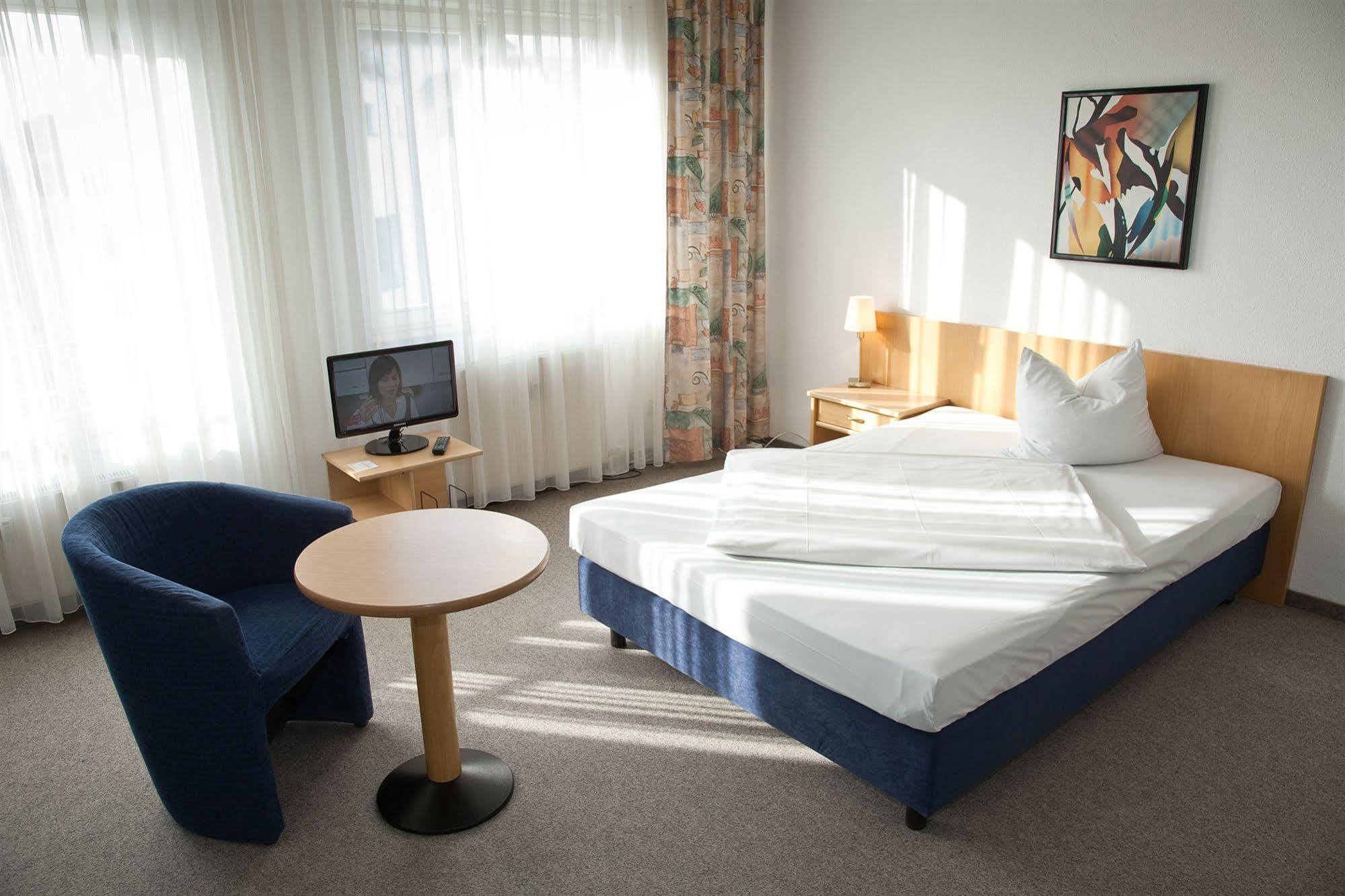 Aparthotel Ariva Boardinghouse Platanenhof à MHG Extérieur photo