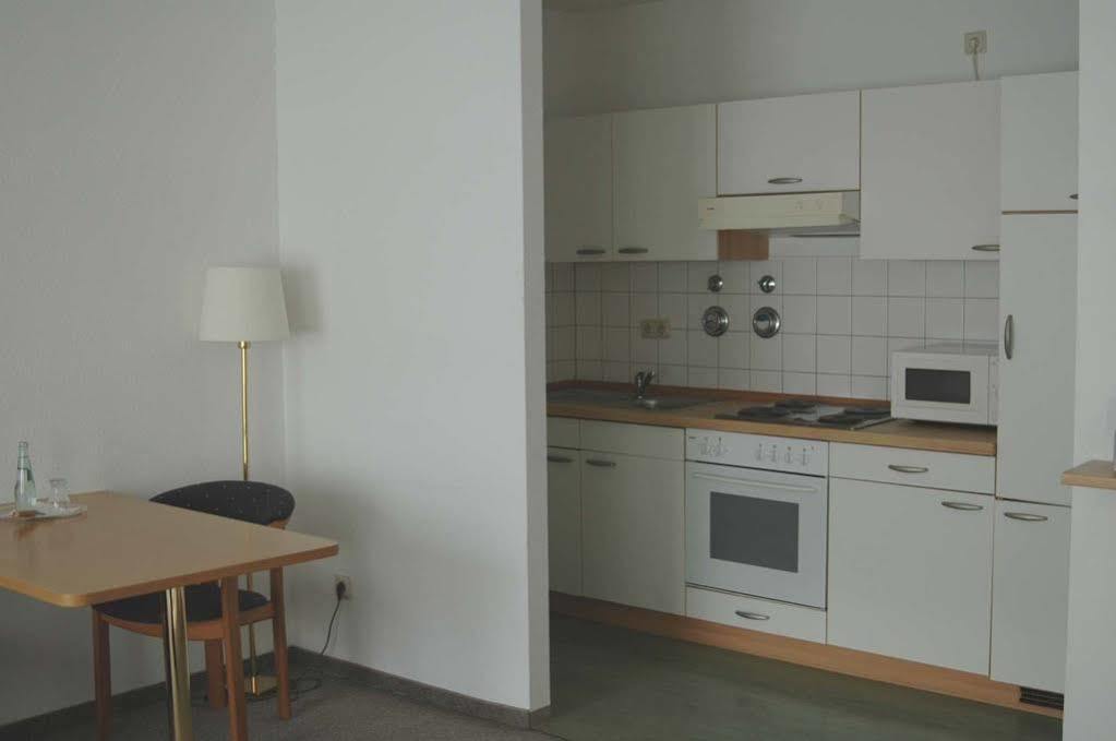 Aparthotel Ariva Boardinghouse Platanenhof à MHG Extérieur photo